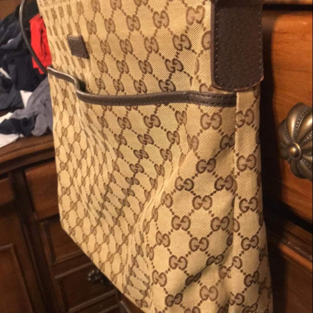 Gucci - Picture 2 of 6